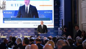 İlham Əliyev Beynəlxalq Çernobbio Forumunda “Yeni geosiyasi şəraitdə Azərbaycanın rolu” adlı sessiyada çıxış edib -   YENİLƏNDİ - FOTOLAR — foto 7