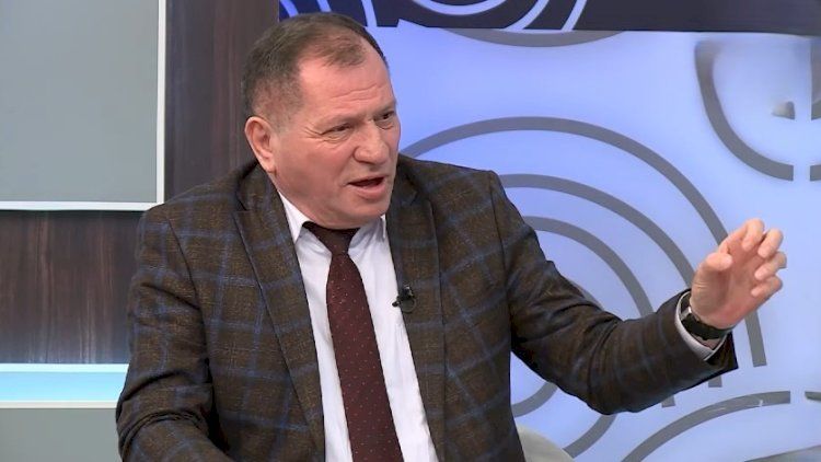“Müğənnilərin çoxu ailə tərbiyəsi görməyib, alt paltarında...”