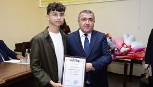 Xətai rayonunda yüksək bal toplayan tələbələrlə görüş keçirildi -       FOTOLAR — foto 5