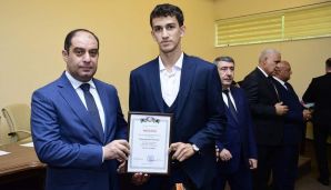 Xətai rayonunda yüksək bal toplayan tələbələrlə görüş keçirildi -       FOTOLAR — foto 9