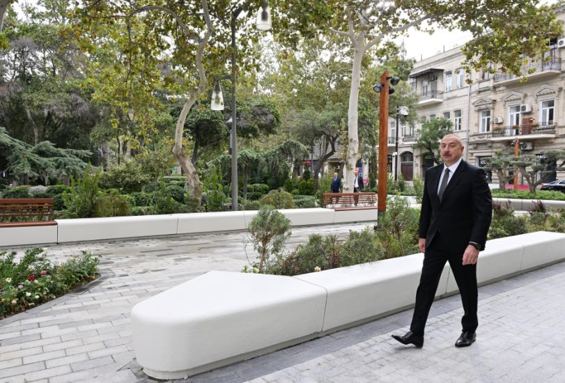 Prezident İlham Əliyev “Xaqani” bağında və ətraf ərazilərdə aparılmış abadlıq-yenidənqurma işlərindən sonra yaradılan şəraitlə tanış oldu -           YENİLƏNDİ