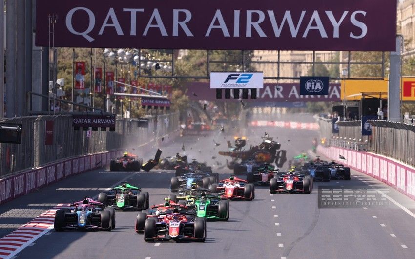 "Formula 2": Bakıdakı yarışda zəncirvari qəza baş verdi -   FOTO