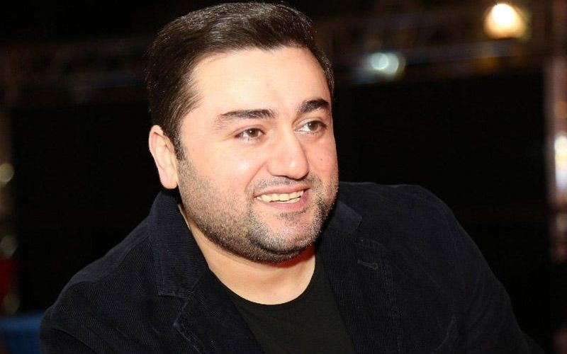 Müşviqin gənc qadınla səmimi rəqsi müzakirə yaratdı -     VİDEO