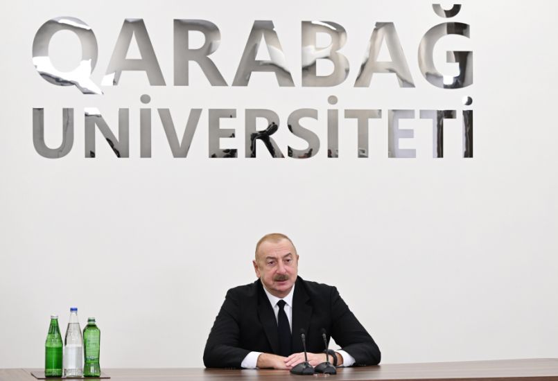 Prezident İlham Əliyev Qarabağ Universitetinin tələbələri ilə görüşdə hərbçilərimizin qəhrəmanlığından danışdı