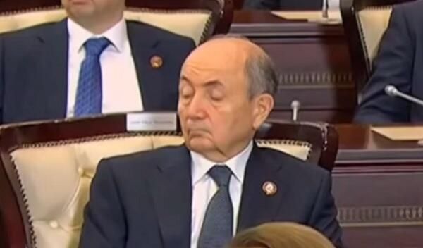 MM-in ilk iclasında deputatlar necə həyəcanlandısa…