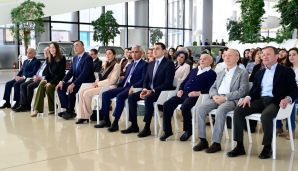 Heydər Əliyev Mərkəzində "Qəlbim sənindir” nadir incəsənət kompozisiyasının təqdimatı olub — foto 1