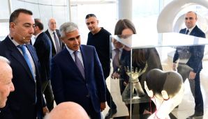 Heydər Əliyev Mərkəzində "Qəlbim sənindir” nadir incəsənət kompozisiyasının təqdimatı olub — foto 3
