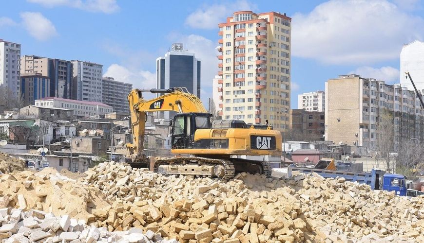Paytaxt sakinləri evlərindən zorla çıxarılır?