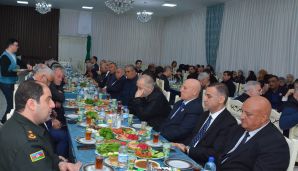 Xətai rayonunda Aprel şəhidlərinin anım günü ilə əlaqədar ehsan süfrəsi təşkil olundu -       FOTOLAR — foto 2