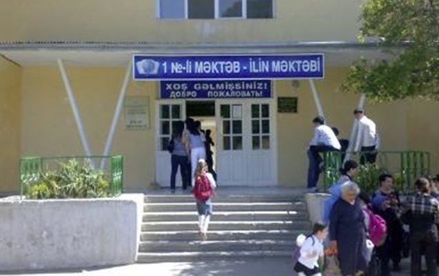 Xırdalanda məktəbli direktor tərəfindən döyülüb?