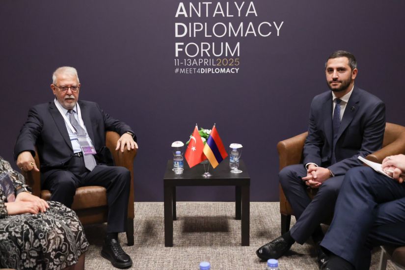 Türkiyə və Ermənistanın xüsusi nümayəndələri Antalyada görüşdü
