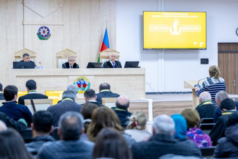 Bağanıs Ayrımda erməni hərbçilərin yandıraraq qətlə yetirdikləri 39 günlük körpə ilə bağlı videomateriallar məhkəmədə nümayiş etdirildi -   FOTO
