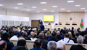 Bağanıs Ayrımda erməni hərbçilərin yandıraraq qətlə yetirdikləri 39 günlük körpə ilə bağlı videomateriallar məhkəmədə nümayiş etdirildi -   FOTO — foto 1