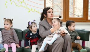 Mehriban Əliyeva və Leyla Əliyeva Bakıdakı 1 saylı körpələr evində və 1 saylı uşaq evi sosial xidmət müəssisəsində olublar — foto 9