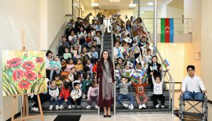 Mehriban Əliyeva və Leyla Əliyeva Bakıdakı 1 saylı körpələr evində və 1 saylı uşaq evi sosial xidmət müəssisəsində olublar — foto 17