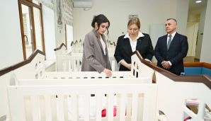 Mehriban Əliyeva və Leyla Əliyeva Bakıdakı 1 saylı körpələr evində və 1 saylı uşaq evi sosial xidmət müəssisəsində olublar — foto 5