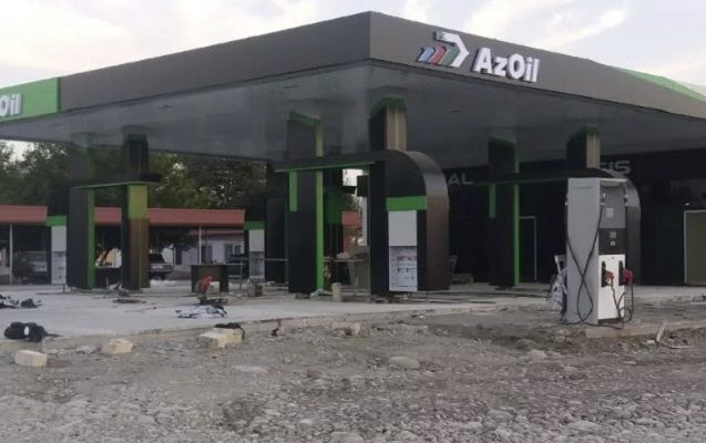 Müdir yağış sularını təmizləmək istəyərkən öldü