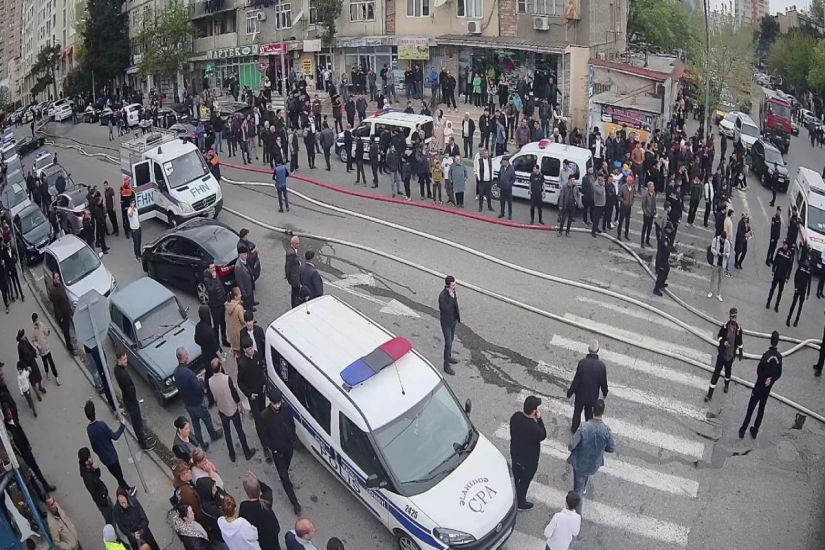 Binəqədidə yanğınla bağlı nəqliyyatın hərəkətinə məhdudiyyət tətbiq edilib