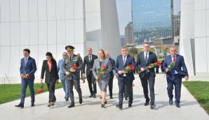 Xətai rayonunda “Vətənpərvər gənclik parlaq gələcəyimizin təminatıdır” mövzusunda tədbir keçirildi -    FOTOLAR — foto 2