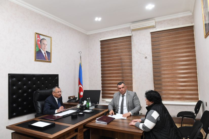 Rövşən Rzayev vətəndaşların müraciətlərini dinlədi -   FOTO