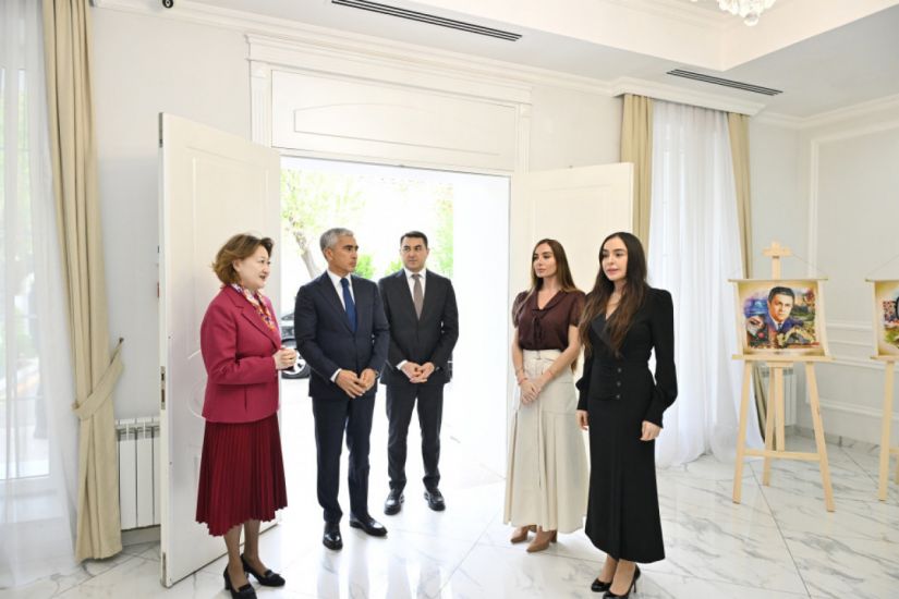 Leyla Əliyeva və Arzu Əliyeva Türk Mədəniyyəti və İrsi Fondunu ziyarət ediblər