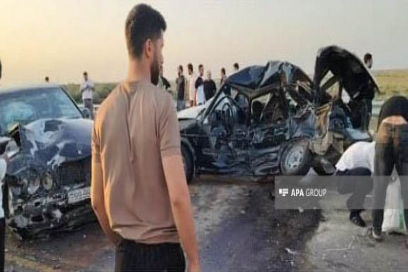 Biləsuvarda baş verən qəzada körpə və atası ölüb, 3 nəfər xəsarət alıb