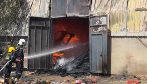 “Sədərək” ticarət mərkəzindəki yanğın davam edir -   FOTO - VİDEO - YENİLƏNDİ - 4 — foto 1
