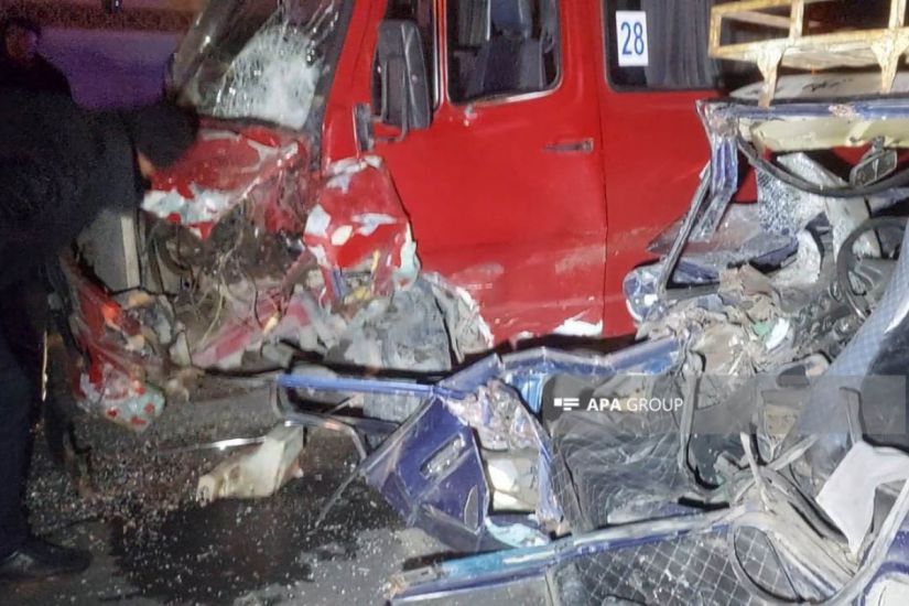 Gəncədə mikroavtobusla minik maşının toqquşması zamanı yaralananların kimliyi məlum oldu