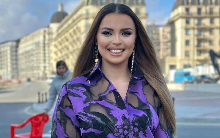 Sevdanın geyimi müzakirələrə səbəb oldu -     FOTO
