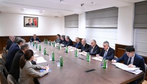 Korrupsiyaya qarşı mübarizə üzrə Komissiyanın iclası keçirildi -   FOTO — foto 1