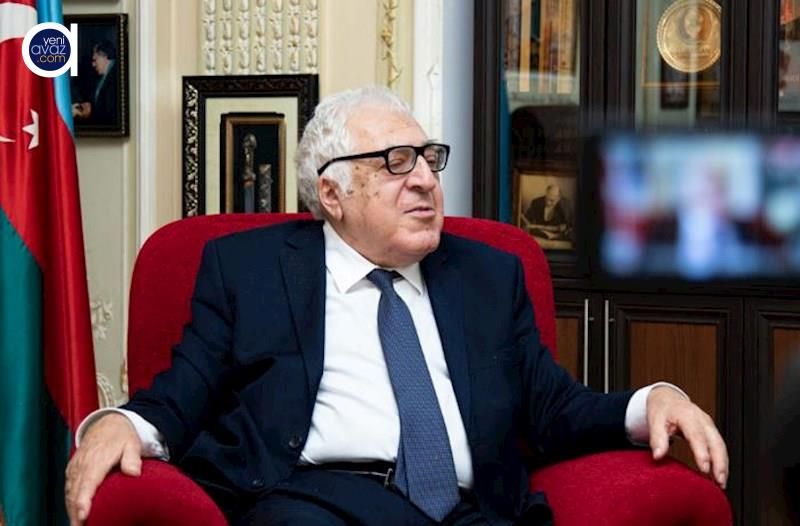 Xalq yazıçısı Anar Məleykə Abbaszadəyə cavab verdi: "Bizdən kim imtahan götürəcək?!"