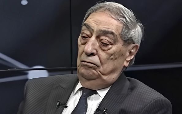Rəşid Mahmudov estetik etdirənləri QINADI: "30 yaşdan aşağıların ağlı yoxdur"