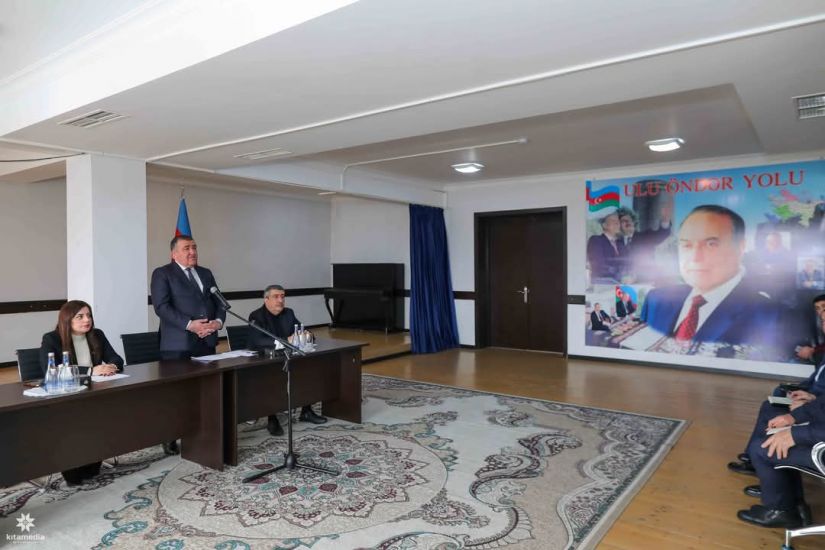 Xətainin icra başçısı 194 saylı tam orta məktəbdə sakinlərlə görüşüb -    FOTOLAR