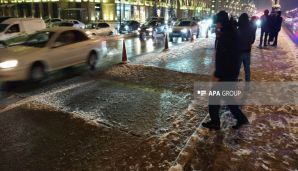 Heydər Əliyev prospektində beton arakəsmə çökdü -     FOTO - YENİLƏNDİ — foto 1
