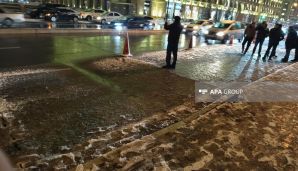 Heydər Əliyev prospektində beton arakəsmə çökdü -     FOTO - YENİLƏNDİ — foto 2
