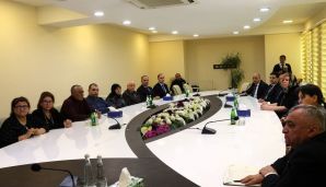 Xətai rayon İcra Hakimiyyətində Xocalıdan olan şəhid ailələri ilə görüş keçirildi -   FOTO — foto 1