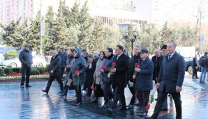 Xətai rayon İcra Hakimiyyətində Xocalıdan olan şəhid ailələri ilə görüş keçirildi -   FOTO — foto 3