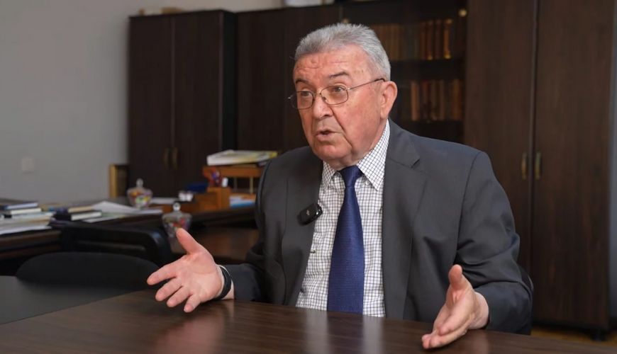 "Çox bahalı kostyumlarım var, kökəlmişəm, əynimə gəlmir" -     VİDEO