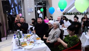 Bayram günlərində Naftalana gələn turistlərin sayı artıb -   FOTOLAR — foto 4