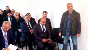 İcra başçısı sakinlərlə görüşdə belə qızındı -       FOTO — foto 1