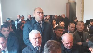 İcra başçısı sakinlərlə görüşdə belə qızındı -       FOTO — foto 2