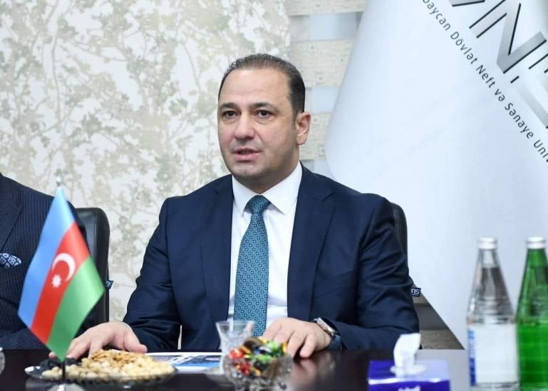 ADNSU-da rektor Vazeh Əskərov qalmaqalı –       33 illik dosent faktları açıqladı