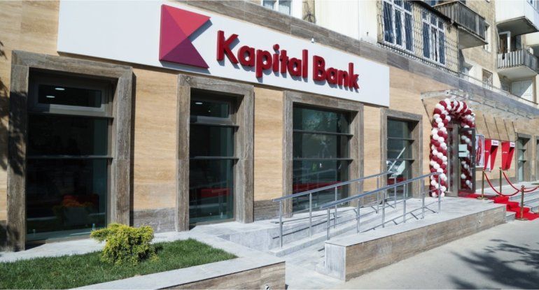 “Kapital Bank”ın əməkdaşının maşınından patron çıxdı -     Bəraət aldı