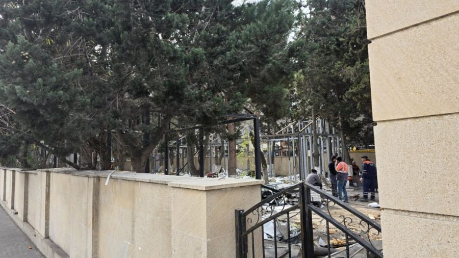 Bakıda məşhur restoran sökülür -     FOTOLAR