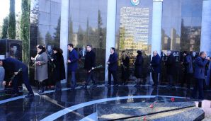 Naftalanda 20 Yanvar faciəsinin otuz beşinci ildönümü ilə bağlı anım tədbiri keçirildi -   FOTOLAR — foto 4