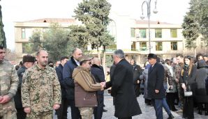 Abşeron rayonunda 20 Yanvar şəhidlərinin xatirəsi anılıb -   FOTOLAR — foto 16