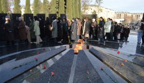 Naftalanda 20 Yanvar faciəsinin otuz beşinci ildönümü ilə bağlı anım tədbiri keçirildi -   FOTOLAR — foto 8