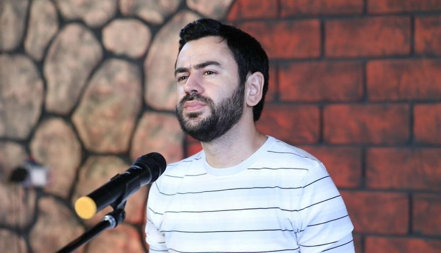 "Mahnılarıma qulaq asın, kliplərimə baxın" -     Üzeyirdən xəbərdarlıq - VİDEO