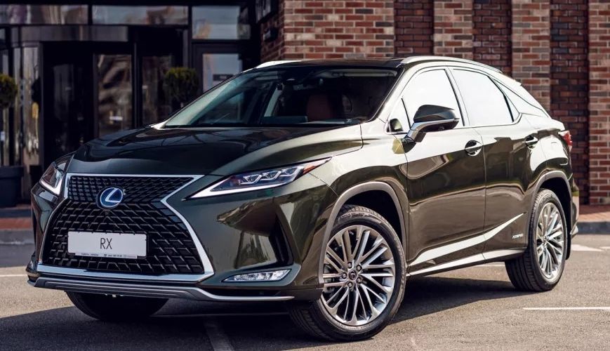 Milli Məclis önündə insident -     İdmançı “Lexus”la xanım sürücünün qarşısını kəsib