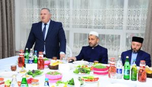 Naftalanda İftar süfrəsi açılıb -   FOTOLAR — foto 2